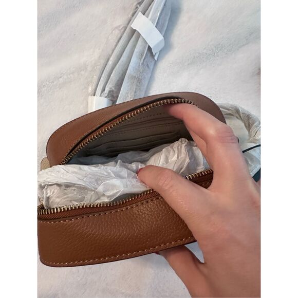 Cole Haan Women's Essential Leather Crossbody Camera Bag British Tan Small NWT - Picture 3 of 6